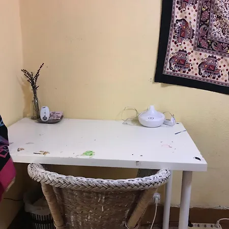 En Pleno Centro En Piso A Compartir Con La Anfitriona Y Su Gata